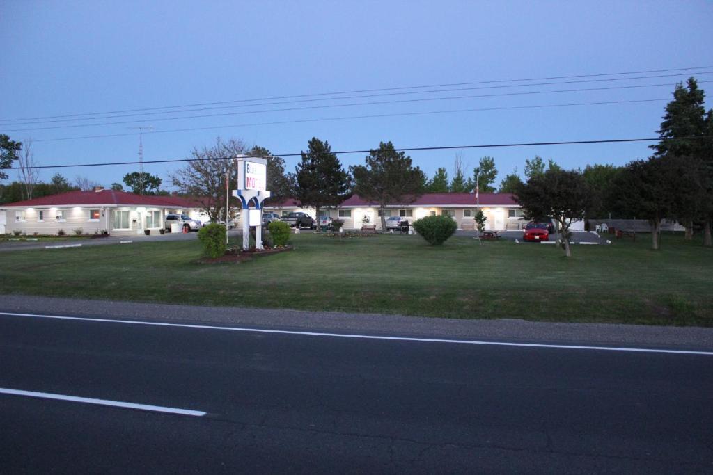 بيتربورو Blue Jay Motel المظهر الخارجي الصورة