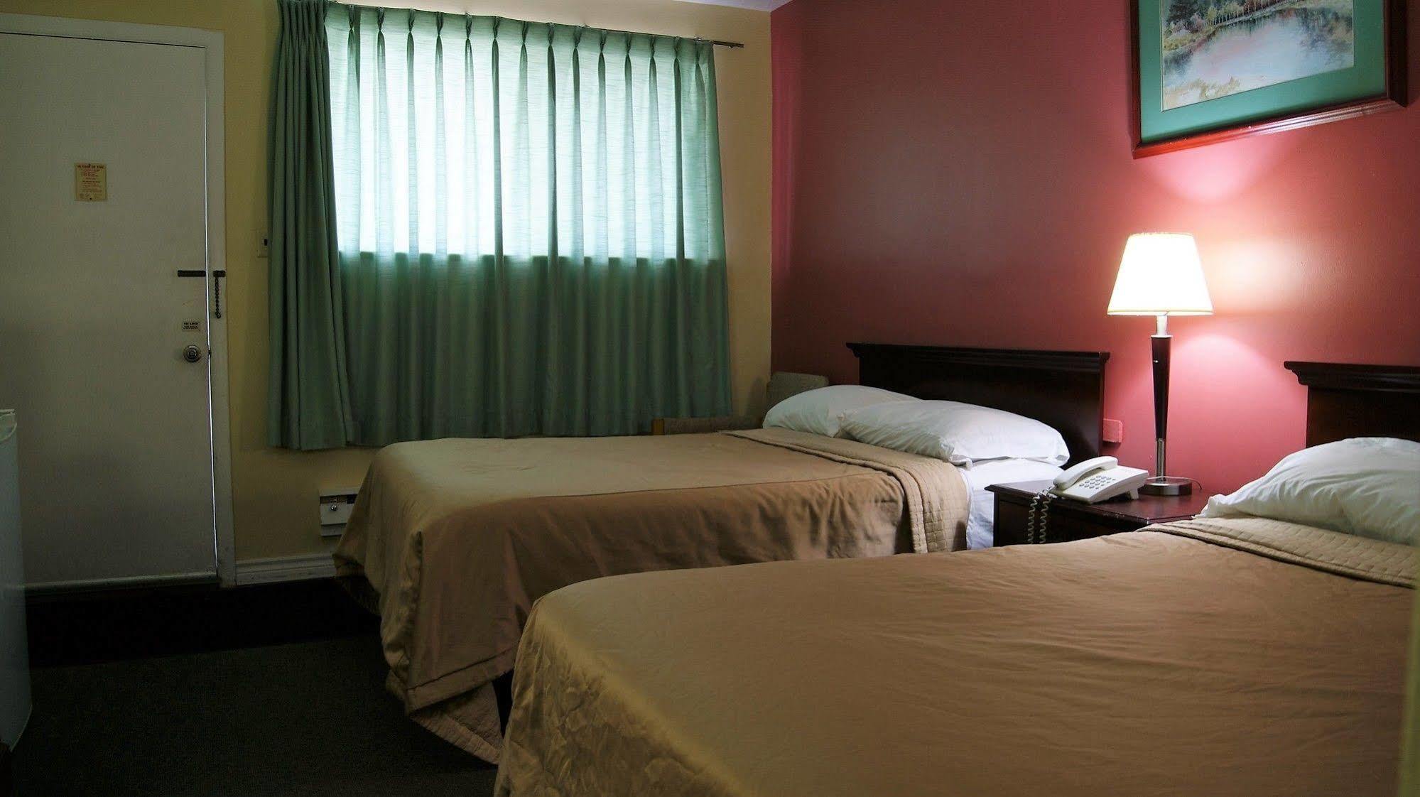 بيتربورو Blue Jay Motel المظهر الخارجي الصورة